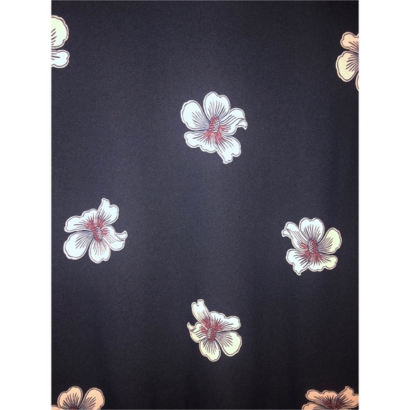 Ann Taylor floral blouse - Picture 2 of 5